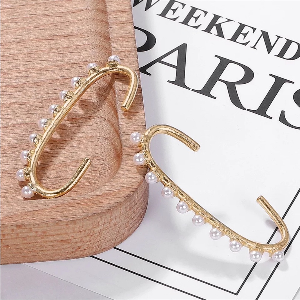 Faux Pearl Statement Ear Cuff - Picture 2 of 3